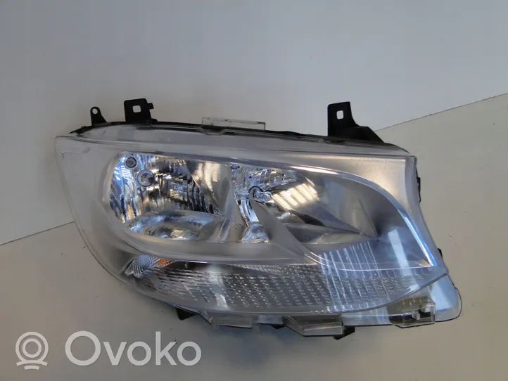 Mercedes-Benz Sprinter W907 W910 Lampa przednia A9109060100