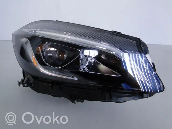 Mercedes-Benz A W176 Lampa przednia A1769069000