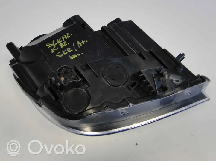 Mercedes-Benz SLK R172 Lampa przednia A1728202561