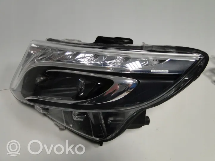 Mercedes-Benz V Class W447 Lampa przednia A4479060101