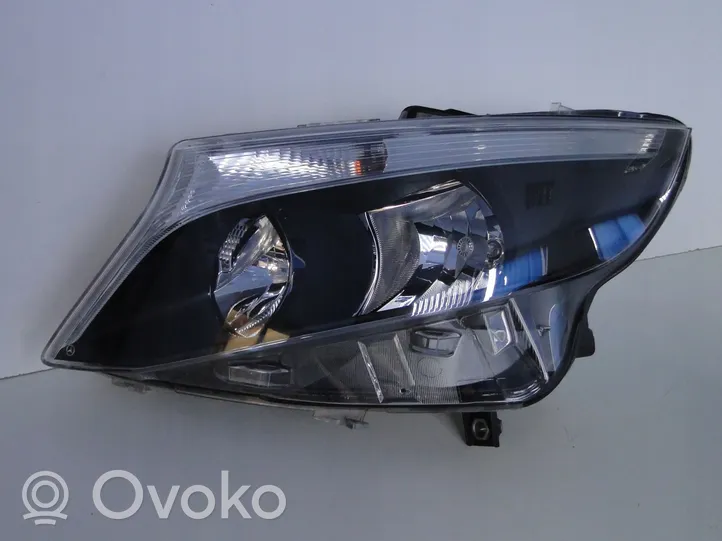 Mercedes-Benz V Class W447 Lampa przednia A4479067700