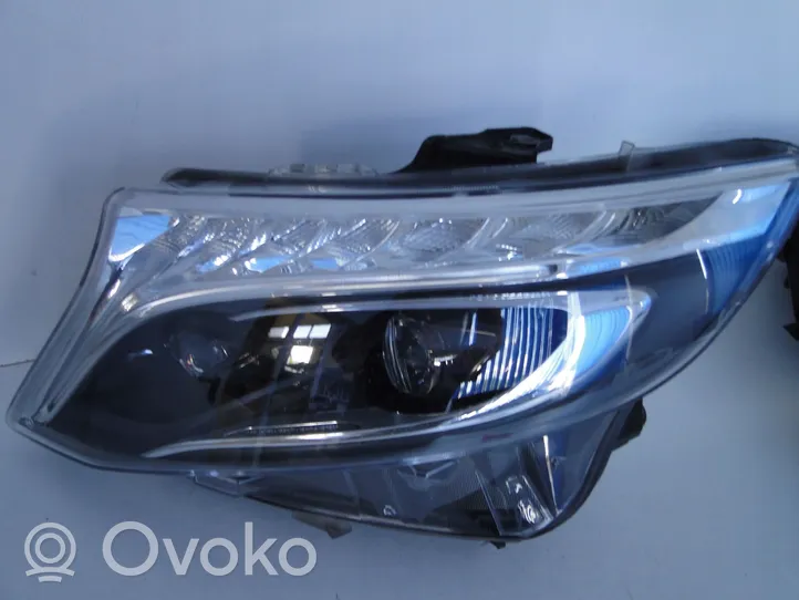 Mercedes-Benz V Class W447 Lampa przednia A4479069700