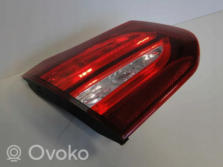 Mercedes-Benz C W205 Lampy tylnej klapy bagażnika A2059061503