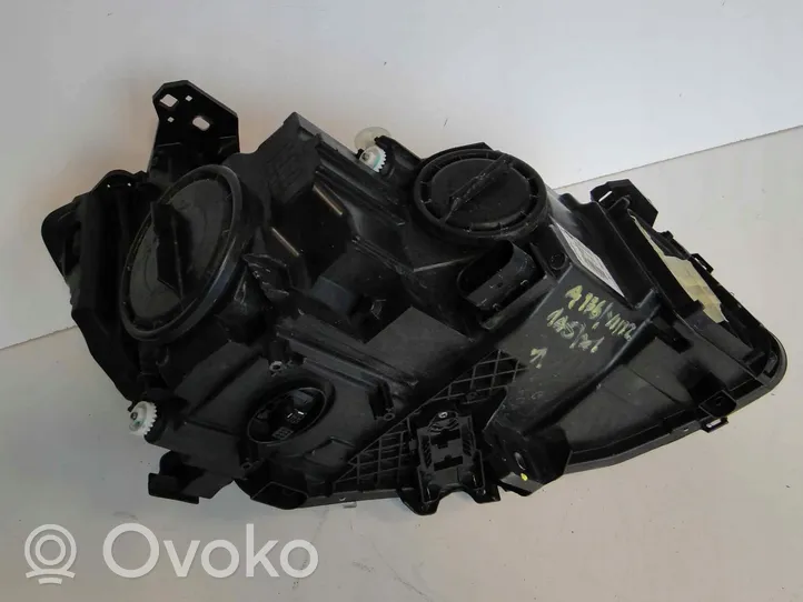 Mercedes-Benz A W176 Lampa przednia A1768201161