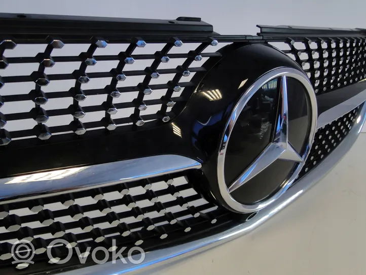 Mercedes-Benz V Class W447 Maskownica / Grill / Atrapa górna chłodnicy A4478882300