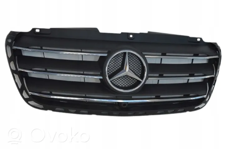 Mercedes-Benz Sprinter W907 W910 Griglia superiore del radiatore paraurti anteriore A9108852700