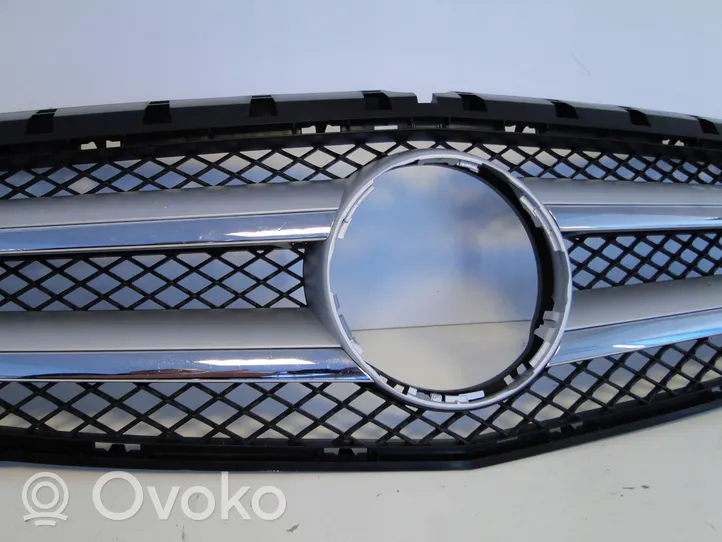 Mercedes-Benz B W246 W242 Grille calandre supérieure de pare-chocs avant A2468880260