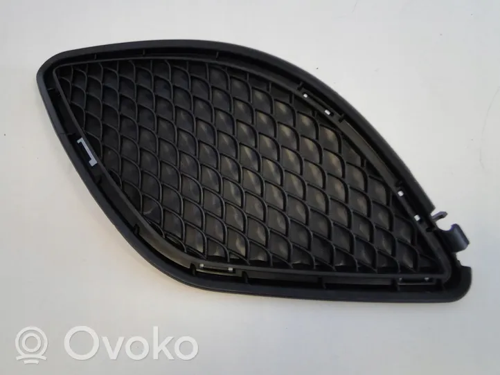 Mercedes-Benz CLA C117 X117 W117 Grille inférieure de pare-chocs avant A1178850422