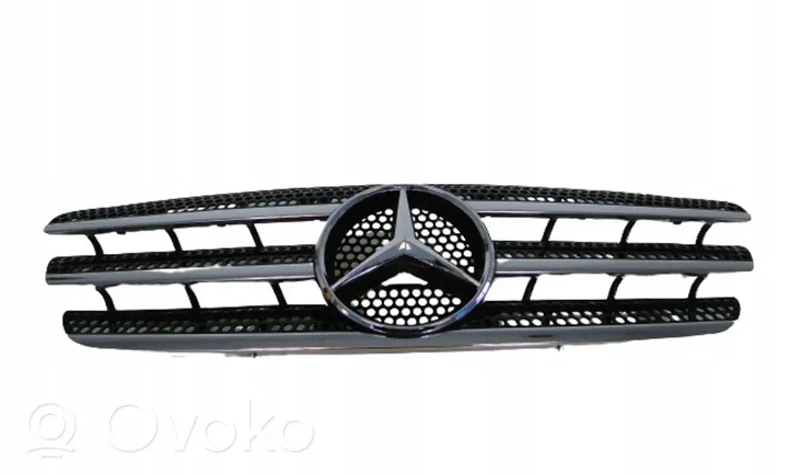 Mercedes-Benz ML W163 Grotelės viršutinės A1638800185