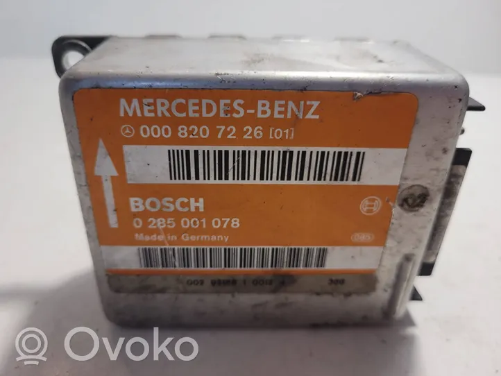 Mercedes-Benz E W124 Oro pagalvių valdymo blokas 0008207226