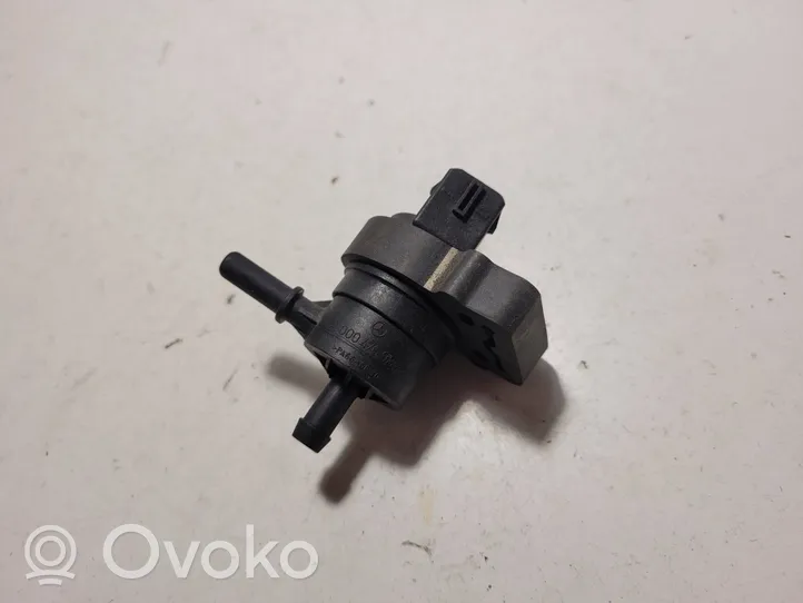 Mercedes-Benz GL X164 Valve vacuum A0004769832