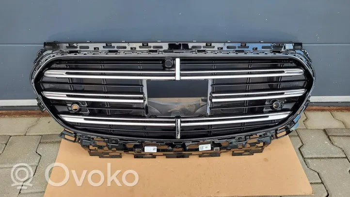 Mercedes-Benz E W214 Grille de calandre avant 