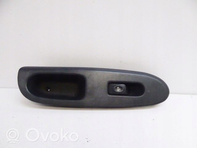 Renault Clio II Obudowa panelu regulacji lusterek bocznych 7700433532