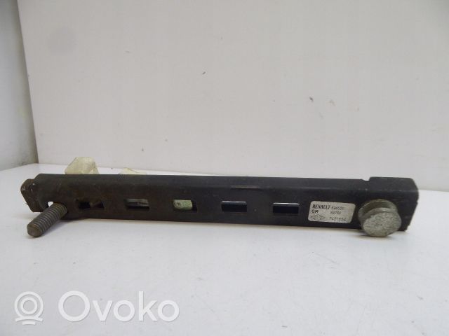 Renault Trafic II (X83) Rail de réglage hauteur de ceinture de sécurité 696525