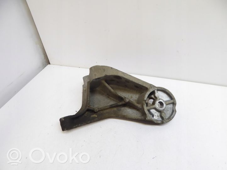 Volvo S70  V70  V70 XC Supporto di montaggio scatola del cambio 1397889