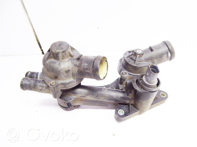 Audi A3 S3 8P Boîtier de thermostat 03C121826