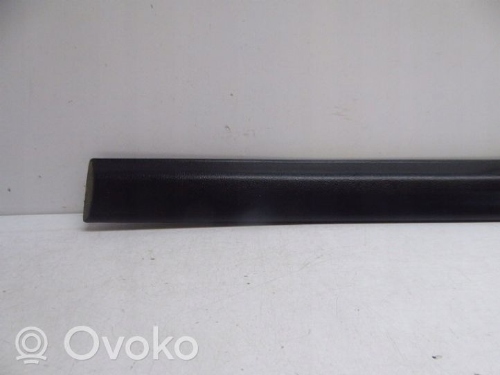 Volkswagen Golf III Moulure de porte avant 1H4853753