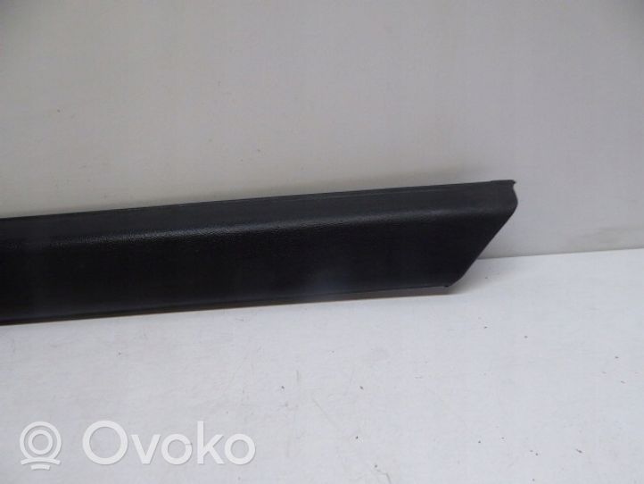 Volkswagen Golf III Moulure de porte avant 1H4853753