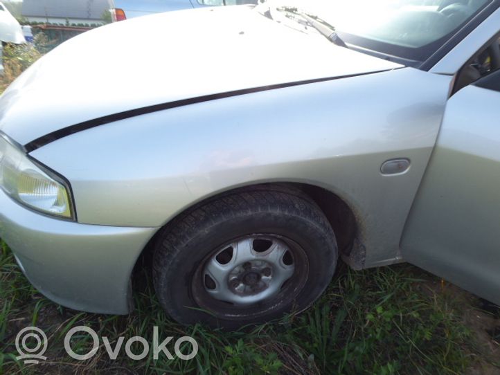 Mitsubishi Colt Błotnik przedni 