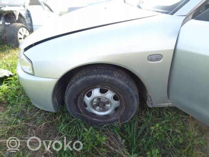 Mitsubishi Colt Błotnik przedni 