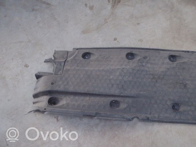 Volkswagen PASSAT B6 Vidurinė dugno apsauga 3C0825271A