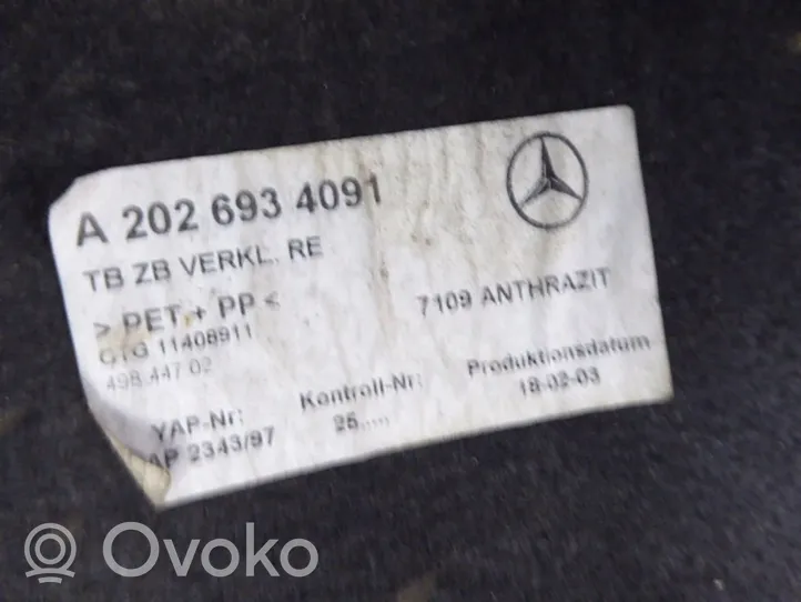 Mercedes-Benz C W202 Boczek / Tapicerka / bagażnika 