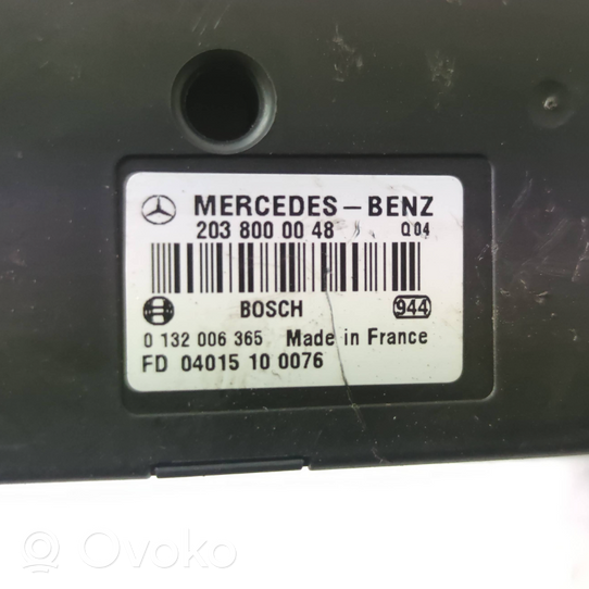 Mercedes-Benz E W211 Pompka centralnego zamka 2038000048