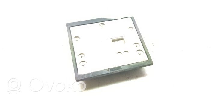 Volkswagen PASSAT B6 Coolant fan relay A2105450332