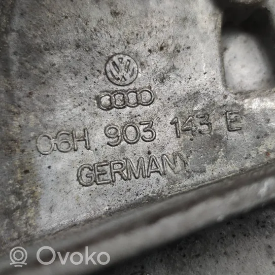 Audi A4 S4 B8 8K Supporto di montaggio del filtro dell’olio 06H903143E