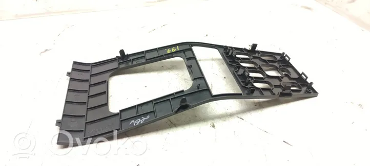 Mercedes-Benz ML W163 Rivestimento pannello centrale del cruscotto A1636801236