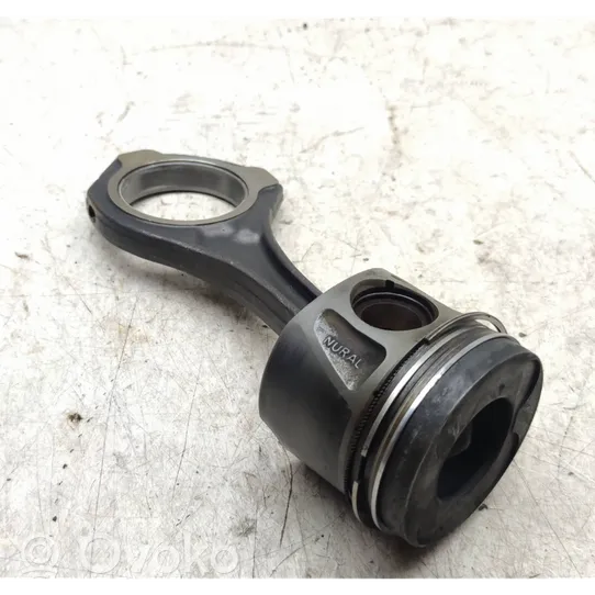 Mercedes-Benz E W211 Piston avec bielle 8340E