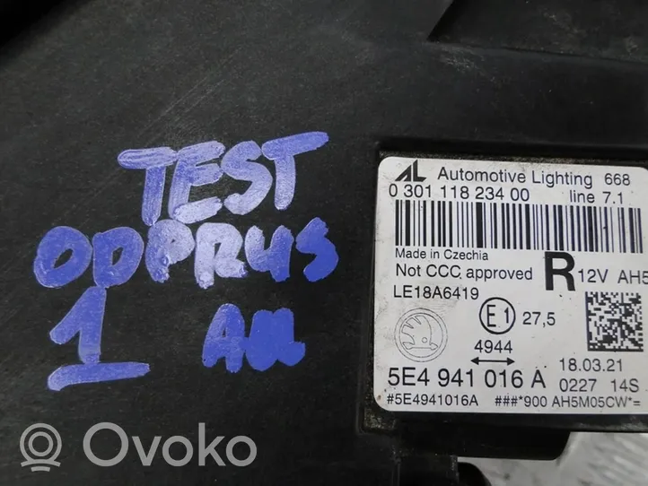 Skoda Octavia 985 Передняя фара 5E4941016A