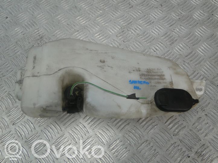 Dacia Sandero Windshield washer fluid reservoir/tank, 15.28 € | RRR