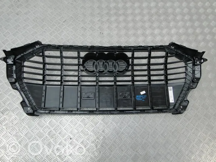 Audi Q3 8U Etusäleikkö 