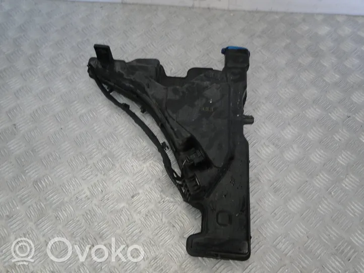 Audi A4 S4 B9 8W Zbiornik płynu do spryskiwaczy szyby przedniej / czołowej 8W0955451L