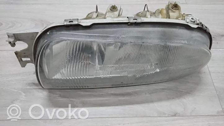 Ford Fiesta Lampa przednia 