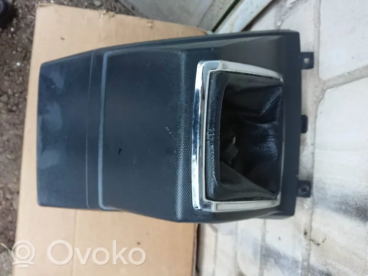 Toyota Corolla Verso E121 Centrinė konsolė 53717A0