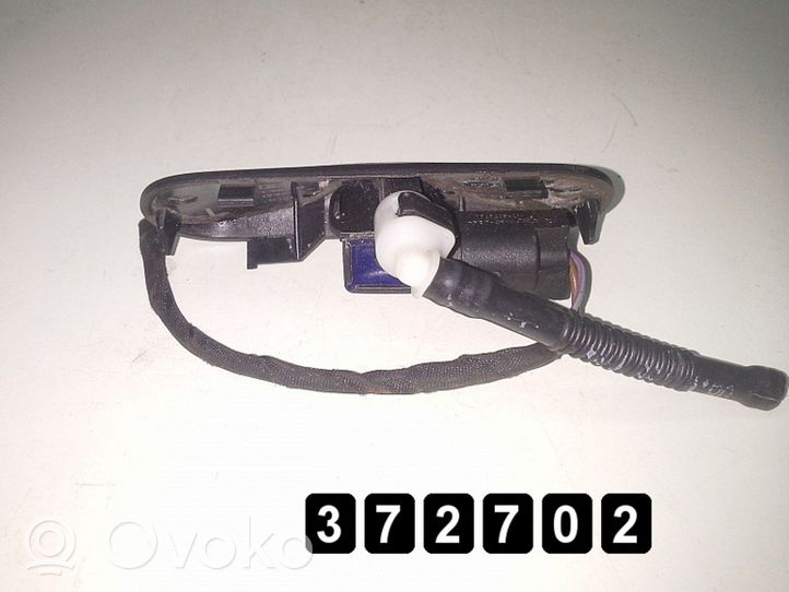 Audi A4 S4 B7 8E 8H Ugello a spruzzo lavavetri per faro 8T0955987B