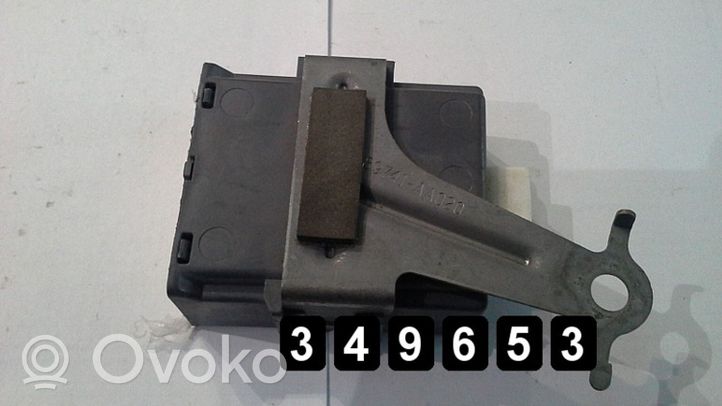 Toyota Camry Variklio valdymo blokas 35871921a