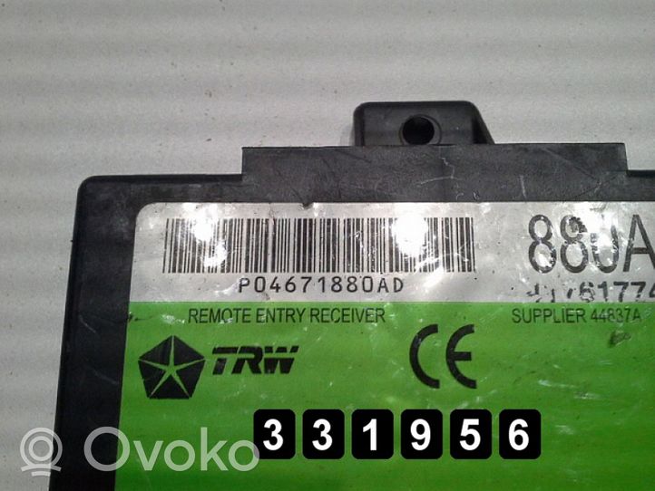 Chrysler PT Cruiser Calculateur moteur ECU 04671880ad