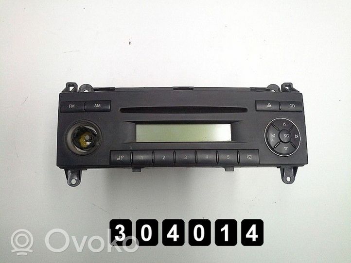 Mercedes-Benz Sprinter W901 W902 W903 W904 Panel / Radioodtwarzacz CD/DVD/GPS A9068200886