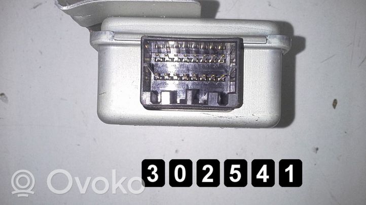 Mitsubishi Pajero Variklio valdymo blokas mk322045