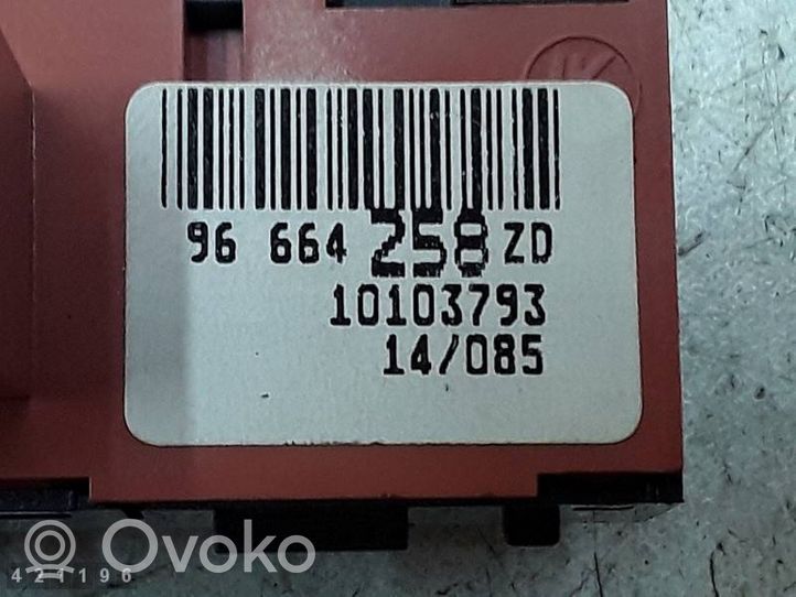 Citroen DS4 Zestaw przełączników i przycisków 96664258ZD