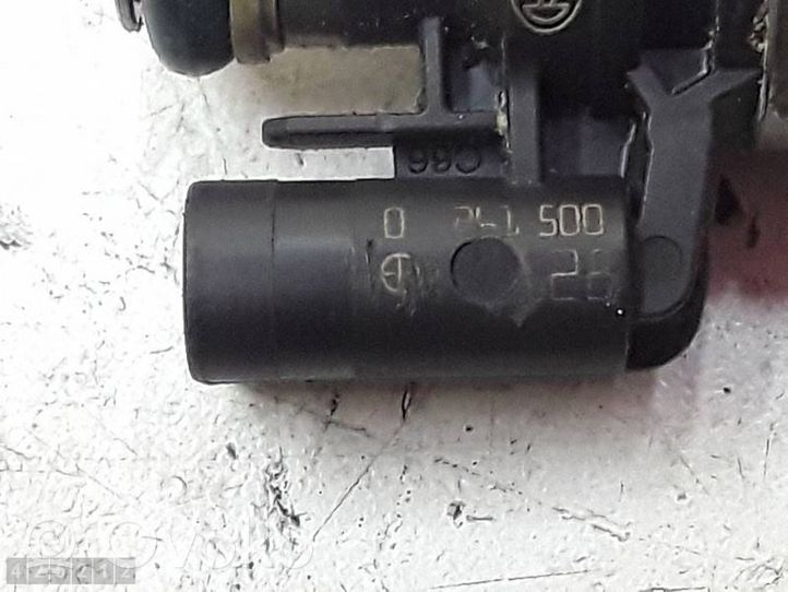 Ford Fiesta Fuel injector CM5G9F593FA