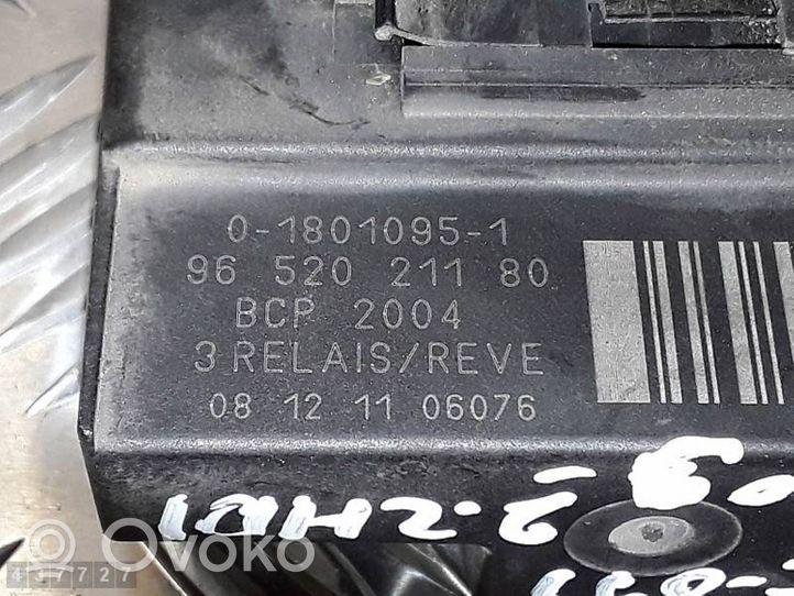 Citroen C5 Jäähdytyspuhaltimen rele 9652021180