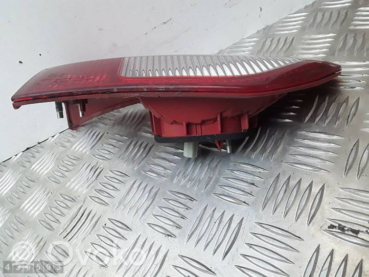 Mitsubishi Lancer VIII Lampy tylnej klapy bagażnika 13287977