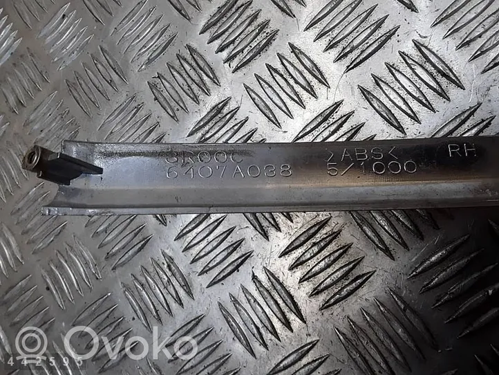 Citroen C-Crosser Modanatura separatore del paraurti anteriore 6407A038