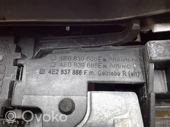 Audi A8 S8 D3 4E Poignée intérieure hayon de chargement 4e0839885