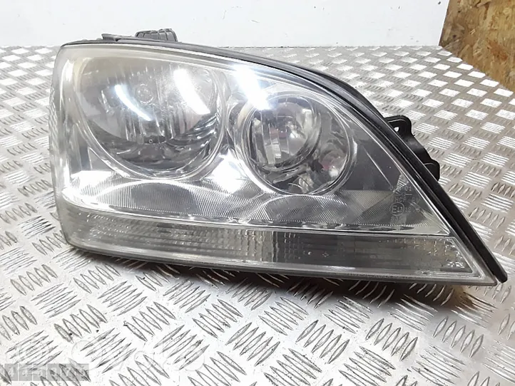 KIA Sorento Lampa przednia 921023e0