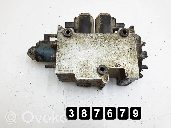 Land Rover Discovery Blocco valvola della sospensione pneumatica rvh100012b